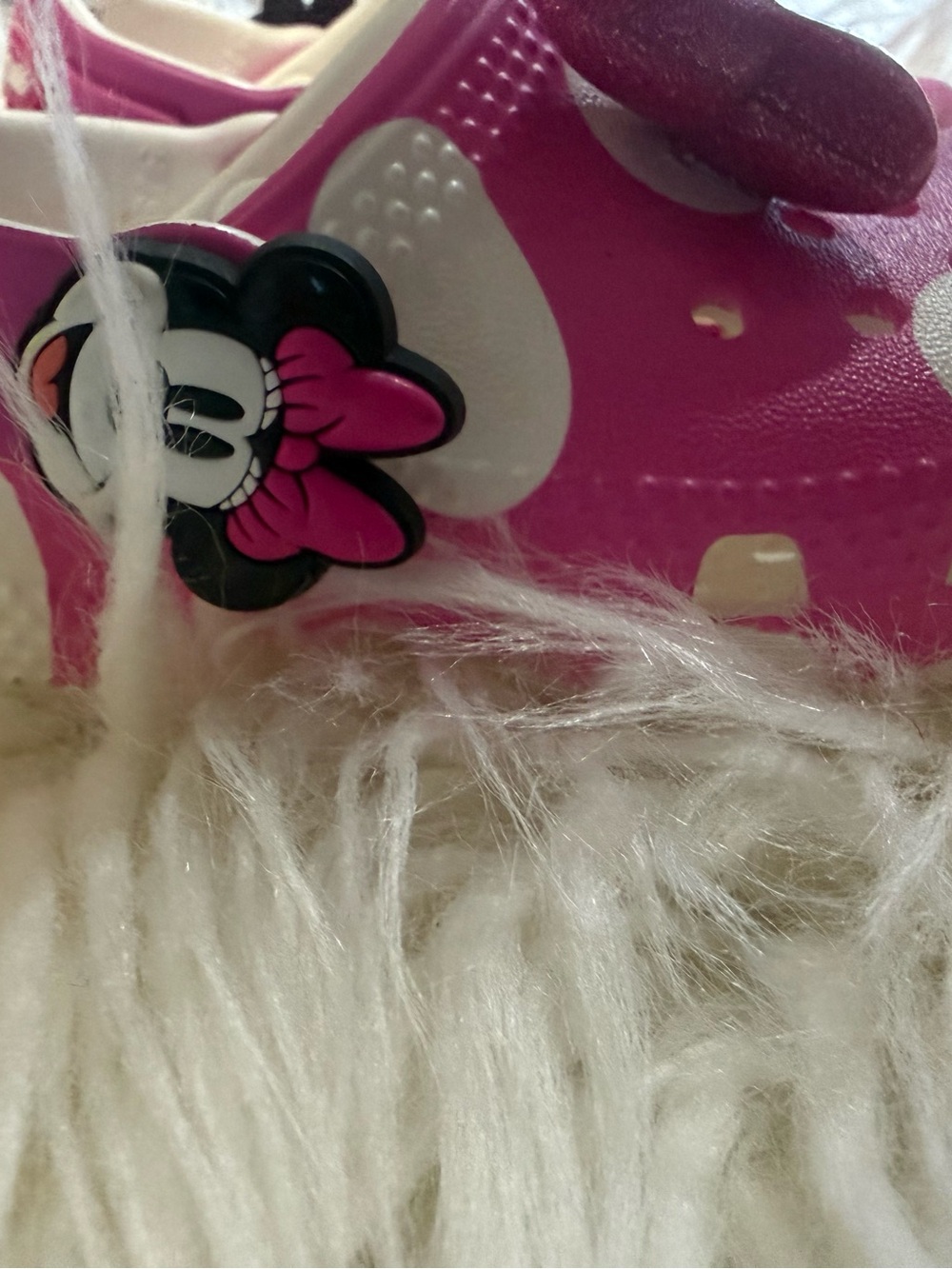 Minnie Mouse crocs - Picture 4 of 6